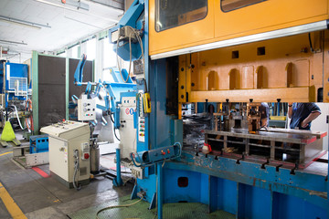 Workshop - Metal forming press