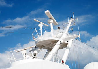 Radar and antennas for radio communications