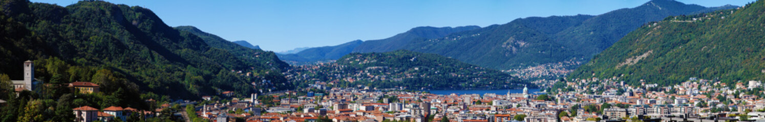 Fototapeta na wymiar Panorama di Como