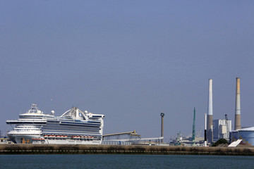 Fototapeta na wymiar Caribbean Princess Ship. Le Havre.