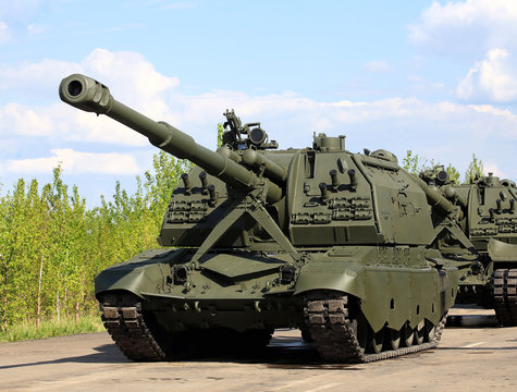 Self-propelled gun