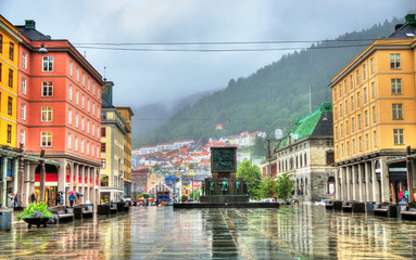 View of Torgallmenningen, the main square in Bergen - obrazy, fototapety, plakaty