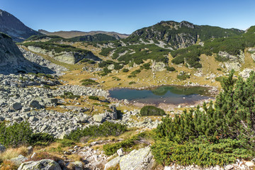 Fototapeta na wymiar Panoramic view of small Lake, Rila Mountain, Bulgaria