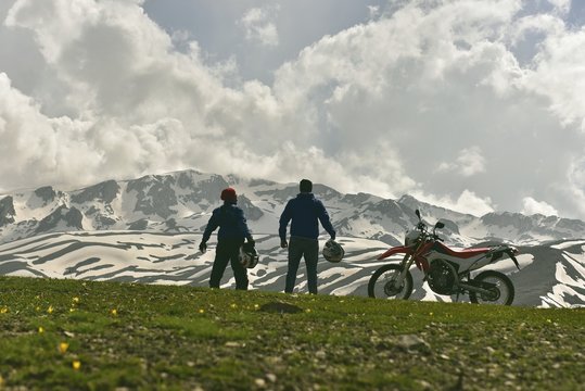Y&uuml;ksek Zirvelere Motor İle Tırmanmak