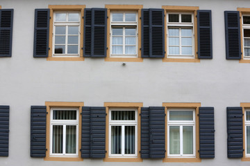 Fenêtres. Habitation.