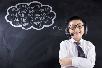 Child learns multilingual with headphones