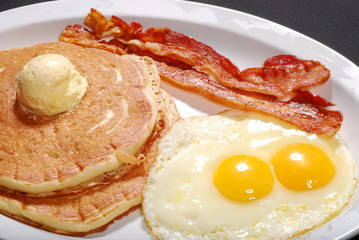 pancakes n eggs n bacon