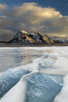 Frozen Abraham Lake in winter, Mount Ex Coelis, Bighorn Wildland, Alberta, Canada