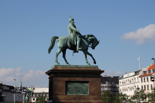 Eine König Christian IX Statue