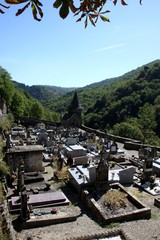 cimetière du village de Conques en Aveyron