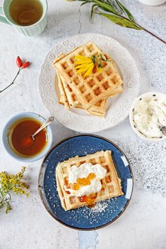 Coconut waffles with cream