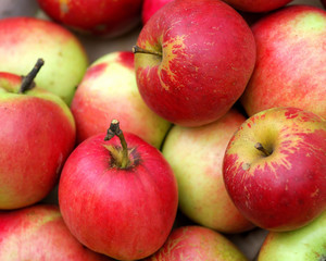 Red apples