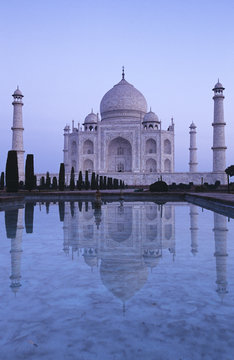 India, Uttar Pradesh, Agra, Taj Mahal, built by Shah Jahan, completed 1653 with reflection in pond