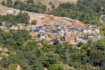 Fototapeta na wymiar Pueblo de Pozos, Sierra de la Cabrera, León.