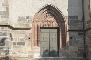 Eingangsportal zum Stephansmünster auf dem Münsterberg in Breisach am Rhein, Deutschland