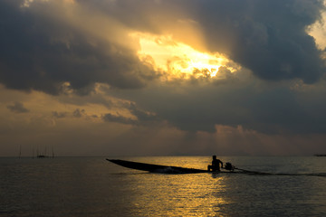 Naklejka premium sunset sky over lake, Thailand.