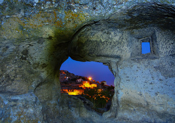 Eski Çağdan Kalma  Mağara Evi