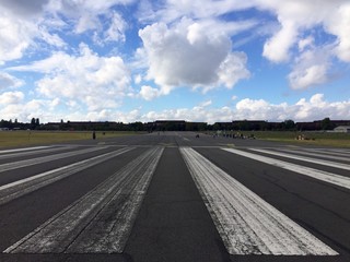 Flughafen Tempelhof / Tempelhofer Feld (Berlin)