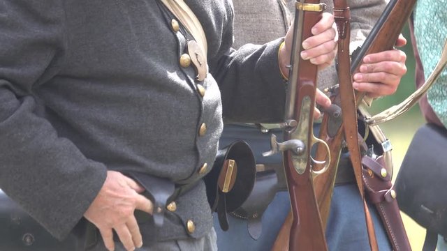 Union soldiers loading weapons