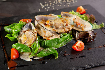 Baked Mussel with Spicy Sauce