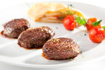 Beef Medallions with Vegetable