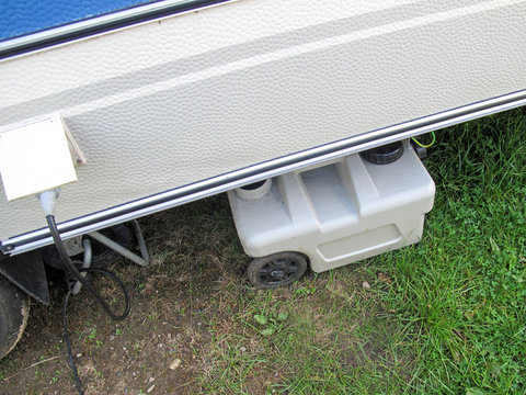 Abwassertank - Camping mit dem Wohnwagen 