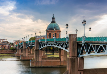 Le Pont Saint Pierre et La Grave à Toulouse, Occitanie en France