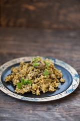 Risotto with brown rice, mushrooms and turmeric
