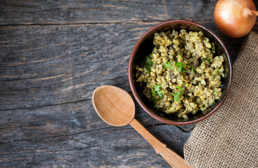 Risotto with brown rice, mushrooms and turmeric