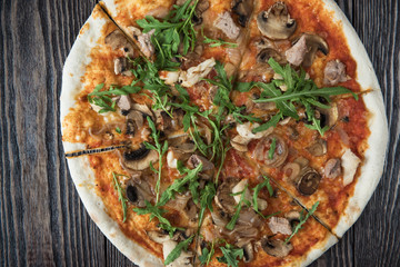 Pizza with chicken and mushrooms