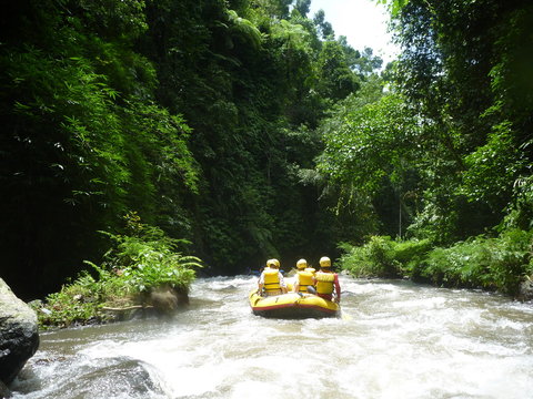 Whitewater rafting. Telaga Waja River Bali / トラガワジャ川・ラフティング
