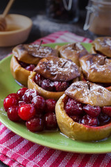Baked apples with cranberries and honey