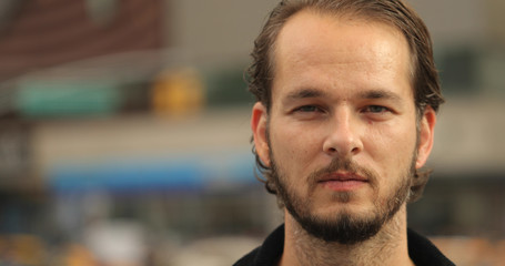 Obraz premium Caucasian man in city face portrait