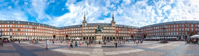 Foto op Canvas Standbeeld van Filips III op het burgemeestersplein in Madrid © Sergii Figurnyi