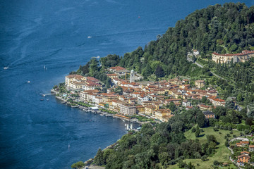 Fototapeta na wymiar Panoramic view of the peninsula of Bellagio on Lake Como