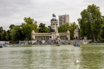 Fototapeta na wymiar Buen Retiro Park - Madrid
