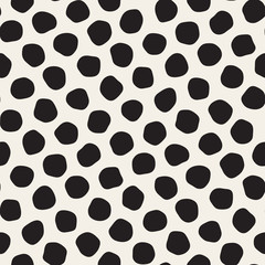 Vector Seamless Black And White Jumble Circles Pattern