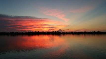 Obraz na płótnie Canvas red sunset