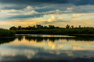 Fototapeta premium Morning light reflecting in lake