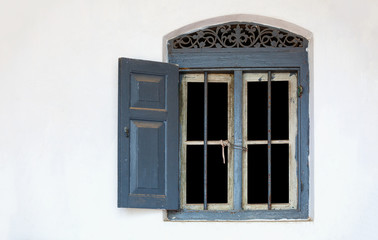 Fototapeta na wymiar window in a white wall