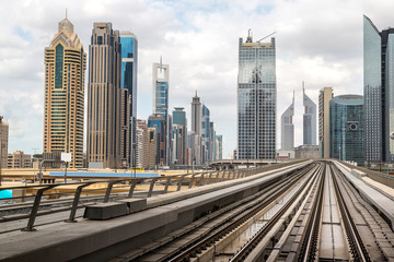 Fototapeta na wymiar Dubai metro