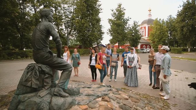 tourists at the monument