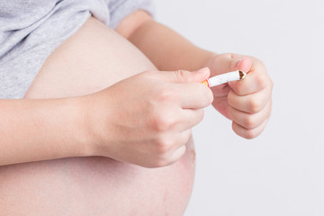 Pregnant woman stop to smoking