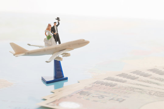 新婚旅行と費用のイメージ