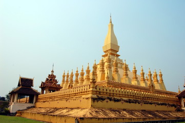 Fototapeta na wymiar Wat pha tat luang stupa in Vientiane ,Laos