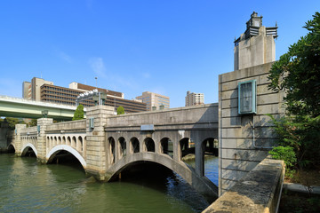 Naklejka premium 大阪中之島 水晶橋