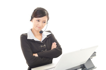 悩むオペレーター