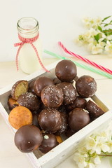 Chocolate cake pops in a wooden box