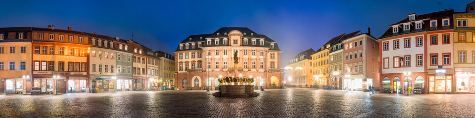 Fototapeta na wymiar Heidelberg Marktplatz Panorama im Winter