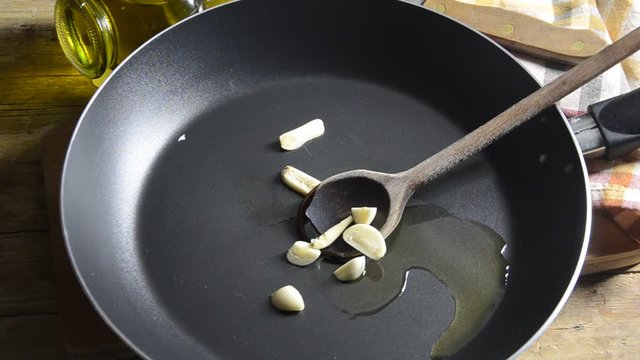 Agaricus Bisporus Portobello mushroom Prataioli Champignon Crema Sampioen Peč&aacute;rka dvouv&yacute;trus&aacute; Pieczarka de Paris dwuzarodnikowa Шампиньон двуспоровый Champi&ntilde;&oacute;n 雙孢蘑菇 K&eacute;tsp&oacute;r&aacute;s csiperke